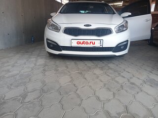 2017 Kia Ceed II Рестайлинг, белый, 1300000 рублей, вид 2