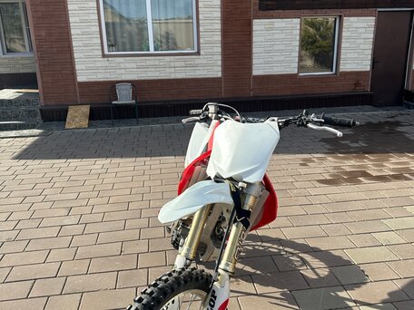2003 Honda CRF 250R, красный, 350000 рублей, вид 2