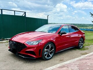 2021 Hyundai Sonata VIII (DN8), красный, 2330000 рублей, вид 4