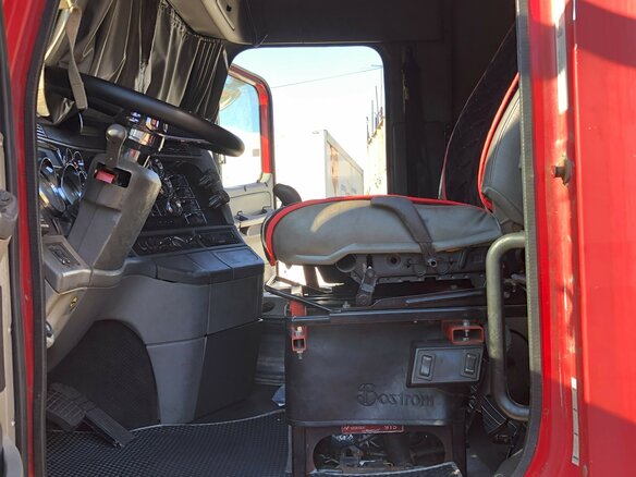 2000 Freightliner Century Class, красный, 1600000 рублей - вид 7