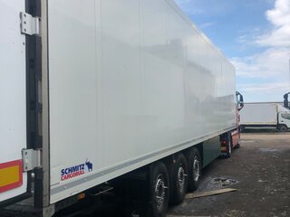 2008 Schmitz Cargobull SKO, белый, 3050000 рублей, вид 2