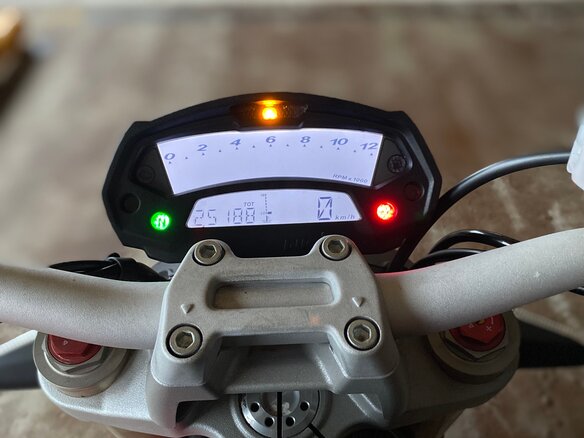 2012 Ducati Monster 1100, красный - вид 6