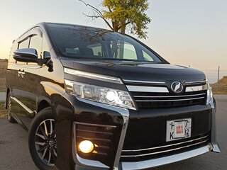 2015 Toyota Voxy III (R80), чёрный, 1900000 рублей, вид 2