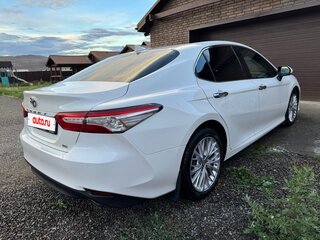 2018 Toyota Camry VIII (XV70), белый, 3500000 рублей, вид 4