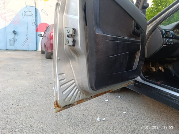 2011 Lada (ВАЗ) Priora I, серебристый, 250000 рублей - вид 26