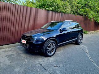 2011 Volkswagen Touareg II, чёрный, 2000000 рублей, вид 1