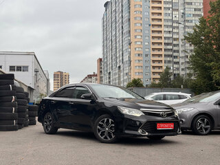 2016 Toyota Camry VII (XV50) Рестайлинг, чёрный, 1999000 рублей, вид 1