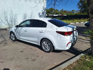 2017 Kia Rio IV, белый, 1100000 рублей, вид 4