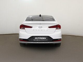 2018 Hyundai Avante VI Рестайлинг, белый, 1889000 рублей, вид 5