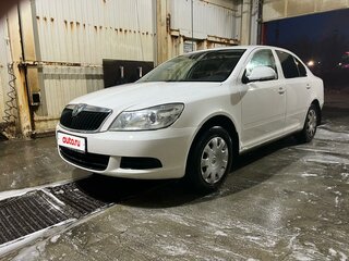 2012 Skoda Octavia II (A5) Рестайлинг, белый, 620000 рублей, вид 1