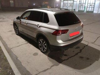 2019 Volkswagen Tiguan II, серебристый, 2500000 рублей, вид 4