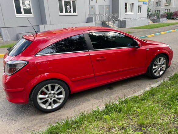 2007 Opel Astra GTC H Рестайлинг, красный, 550000 рублей - вид 3