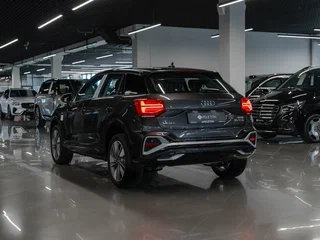 2025 Audi Q2 L 35 TFSI I Рестайлинг, чёрный, 3800000 рублей, вид 4