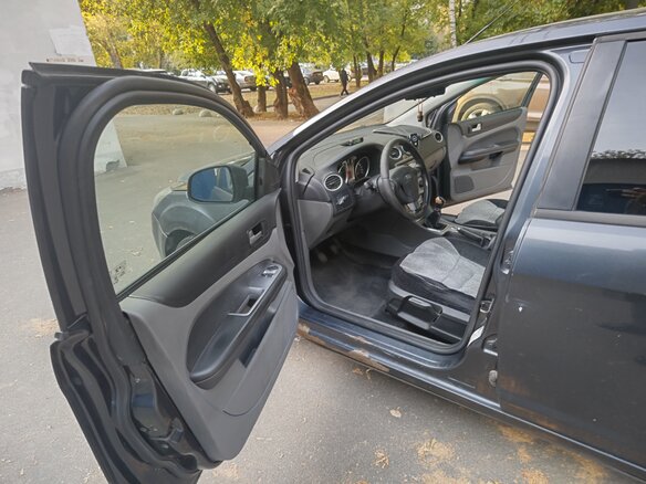 2010 Ford Focus II Рестайлинг, серый, 300000 рублей - вид 12