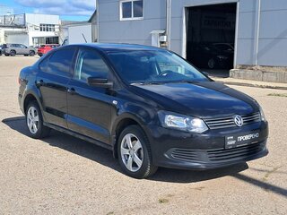 2014 Volkswagen Polo V, чёрный, 735000 рублей, вид 3