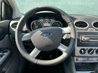 2010 Ford Focus II Рестайлинг, серебристый, 500000 рублей, вид 5