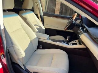 2015 Lexus ES 300h VI Рестайлинг, красный, 2200000 рублей, вид 2