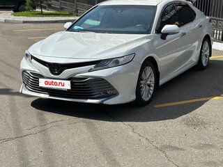2021 Toyota Camry VIII (XV70), белый, 3050000 рублей, вид 1
