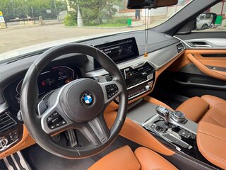 2019 BMW 5 серии M550d xDrive VII (G30/G31/G38), белый, 5500000 рублей, вид 5