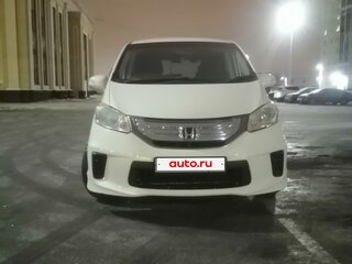 2014 Honda Freed I Рестайлинг 2, белый, 1340000 рублей, вид 2
