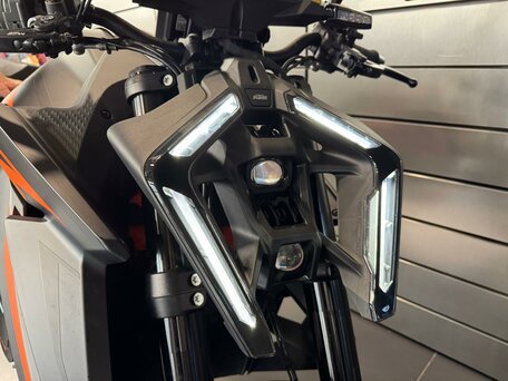2024 KTM 1390 Super Duke R Evo, чёрный, 2500000 рублей, вид 4