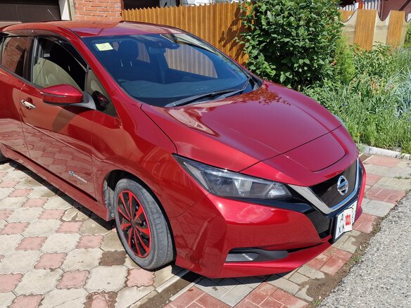 2018 Nissan Leaf II (ZE1), красный, 1850000 рублей - вид 20