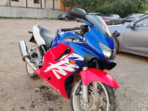 2000 Honda CBR 600F, синий, 400000 рублей - вид 1
