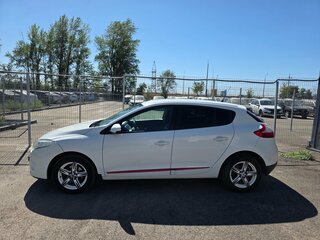 2013 Renault Megane III Рестайлинг, белый, 570000 рублей, вид 5