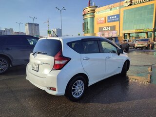 2016 Nissan Note e-Power II Рестайлинг, белый, 1020000 рублей, вид 4