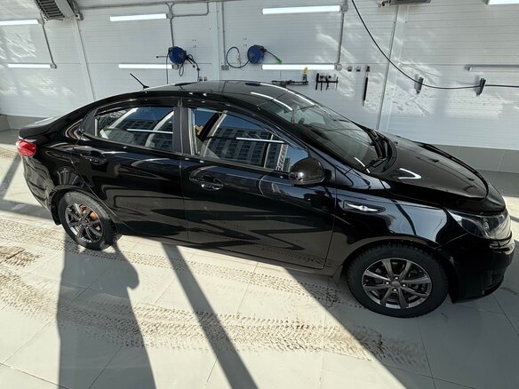 2011 Kia Rio III, чёрный, 650000 рублей - вид 3