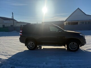 2015 Toyota Land Cruiser Prado 6-speed 150 Series Рестайлинг 1, чёрный, 4500000 рублей, вид 2