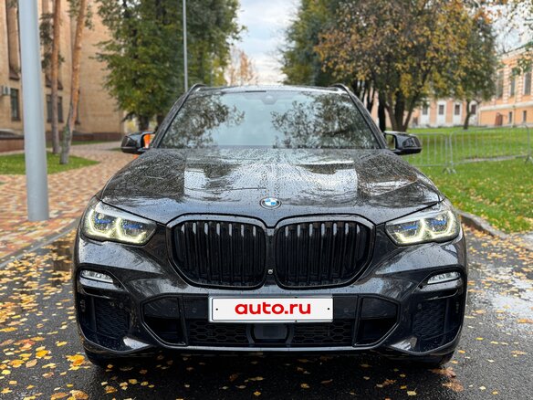 2021 BMW X5 30d IV (G05/G18), чёрный, 8190000 рублей - вид 2