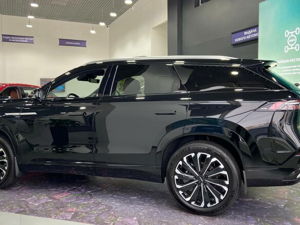 2025 Jaecoo J8, чёрный - вид 2