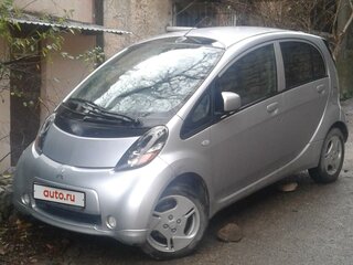 2012 Mitsubishi i-MiEV, серебристый, 899000 рублей, вид 1
