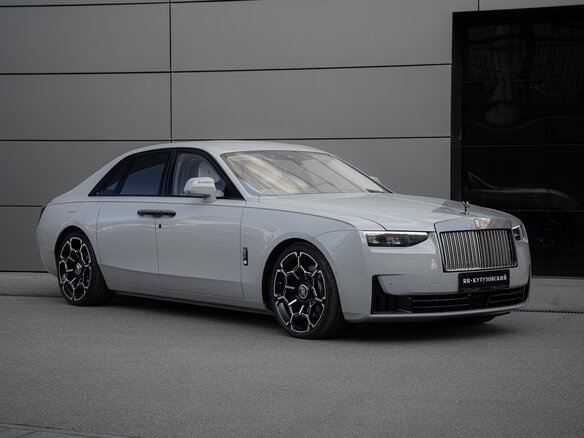 2026 Rolls-Royce Ghost Black Badge II Рестайлинг (Series II), серый, 60400000 рублей