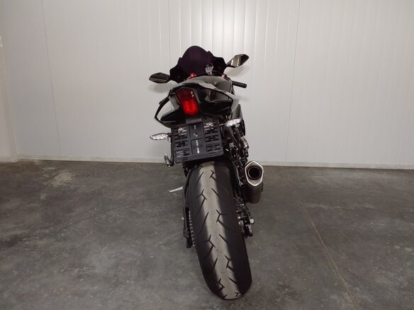2024 Yamaha YZF-R1, чёрный, 2049000 рублей - вид 7
