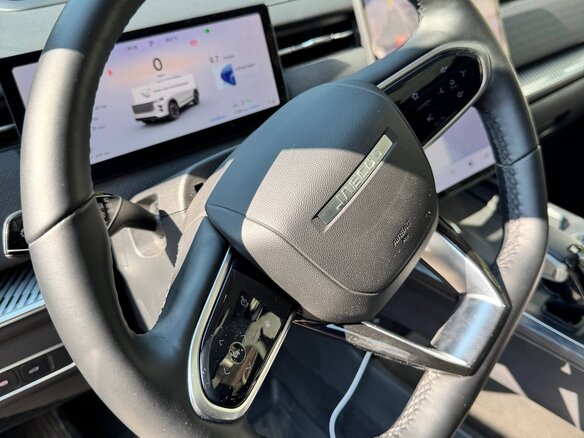2024 Jaecoo J7 I, серый, 2500000 рублей - вид 10