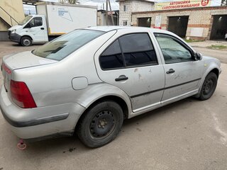 1999 Volkswagen Bora I, серебристый, 150000 рублей, вид 4