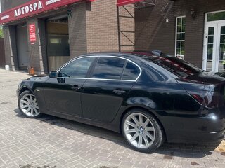 2008 BMW 5 серии 520i V (E60/E61) Рестайлинг, чёрный, 1050000 рублей, вид 2