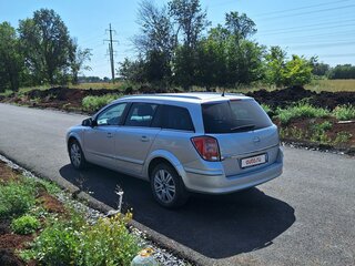 2011 Opel Astra H Рестайлинг, серебристый, 690000 рублей, вид 4