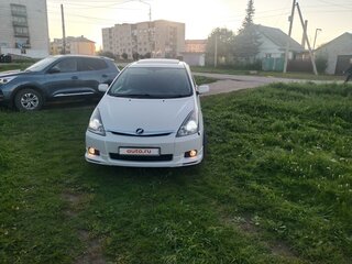 2005 Toyota Wish I, белый, 950000 рублей, вид 1