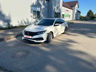 2019 Honda Civic X, белый, 2400000 рублей, вид 1