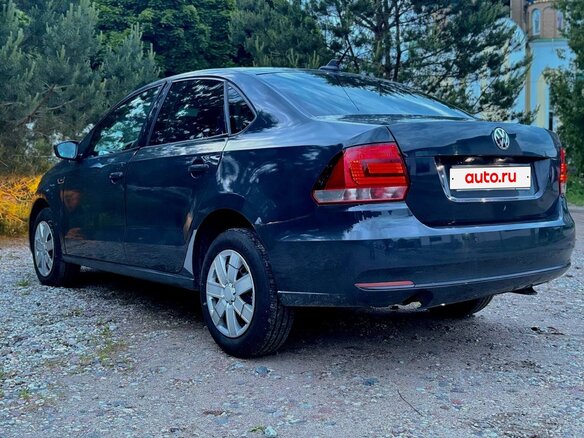 2018 Volkswagen Polo V Рестайлинг, серый, 900000 рублей - вид 5