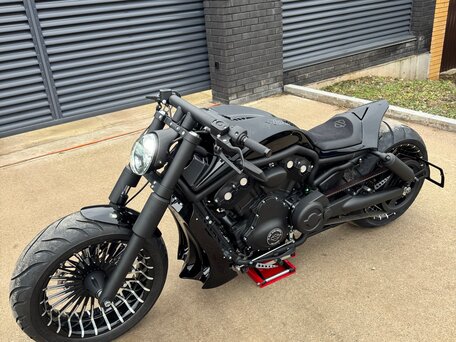 2025 Harley-Davidson V-Rod, чёрный, 2200000 рублей, вид 2