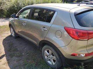 2015 Kia Sportage III Рестайлинг, серебристый, 1450000 рублей, вид 3