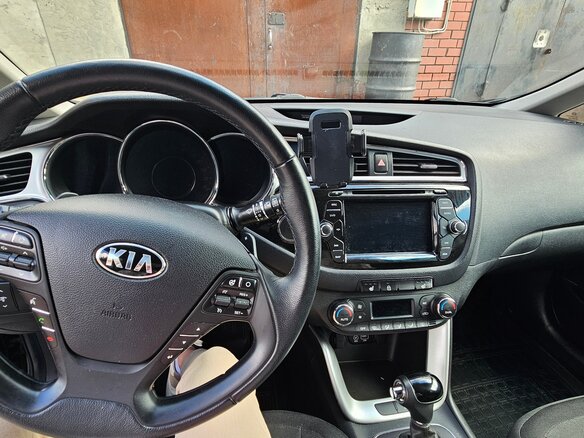 2018 Kia Ceed II Рестайлинг, чёрный, 1750000 рублей - вид 6