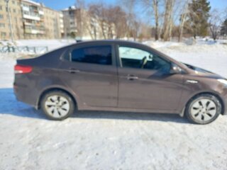 2017 Kia Rio III Рестайлинг, коричневый, 935000 рублей, вид 4