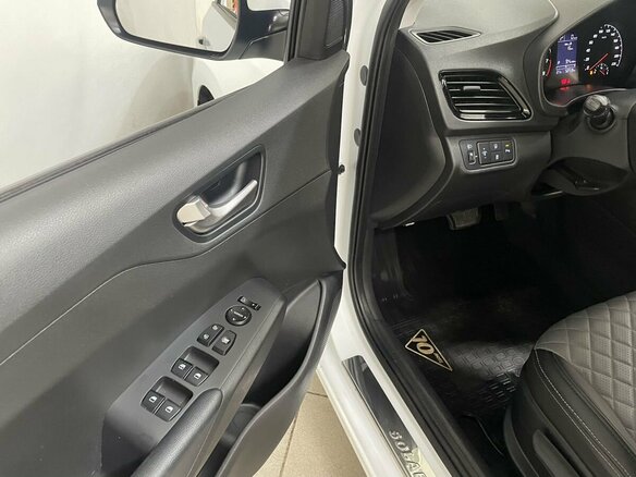 2021 Hyundai Solaris II Рестайлинг, белый - вид 17