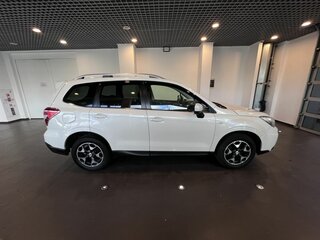 2015 Subaru Forester IV Рестайлинг, белый, 1490000 рублей, вид 2