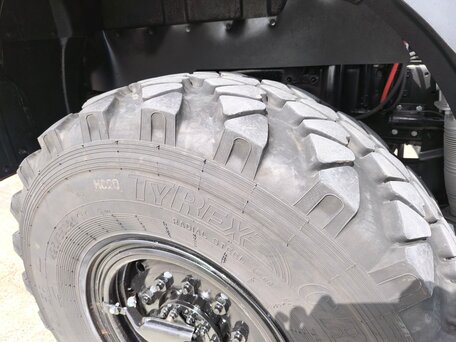 2012 КамАЗ 43118, красный, 4499999 рублей, вид 3
